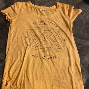 Light yellow maurices tshirt